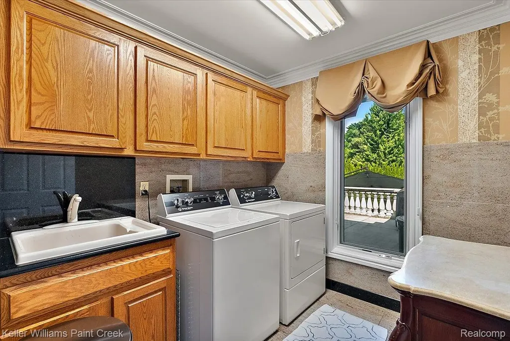 13150 Rhea Court Shelby Charter Township MI 48315