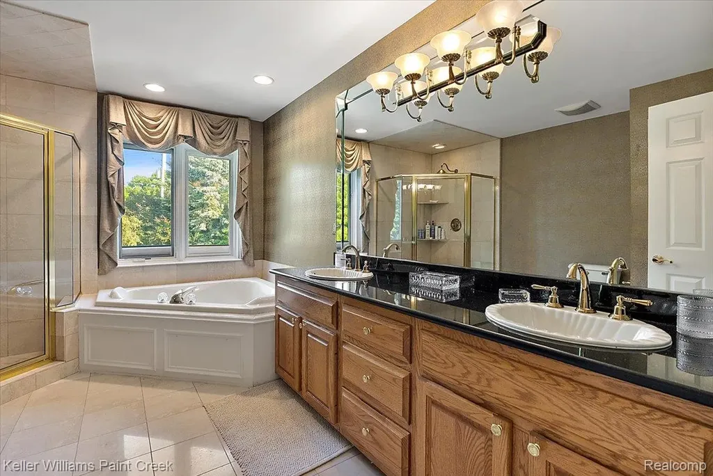 13150 Rhea Court Shelby Charter Township MI 48315