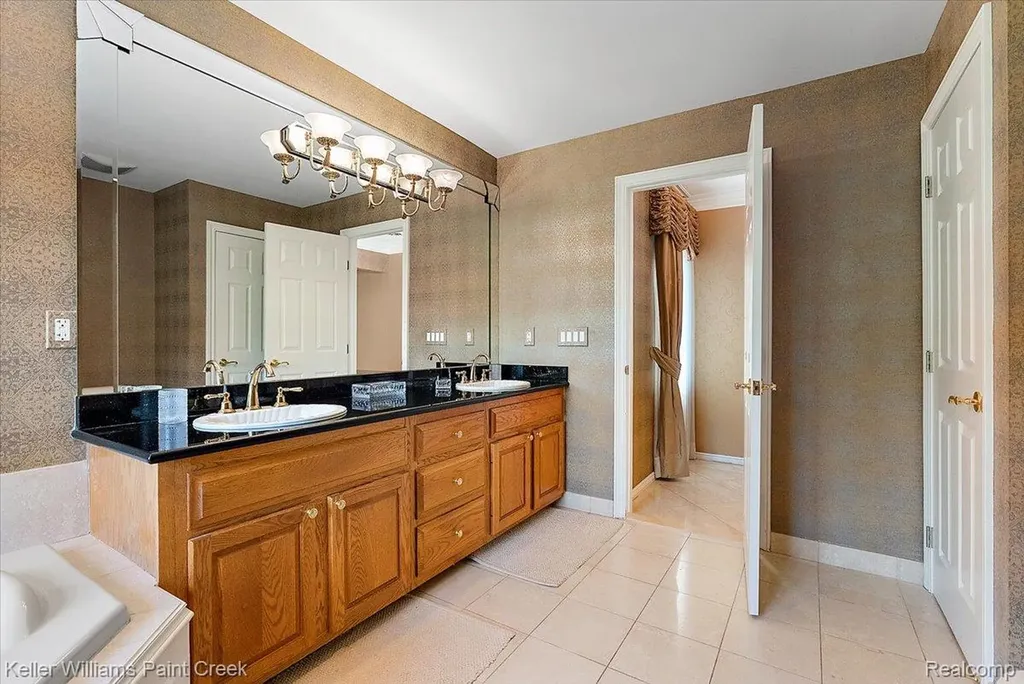 13150 Rhea Court Shelby Charter Township MI 48315