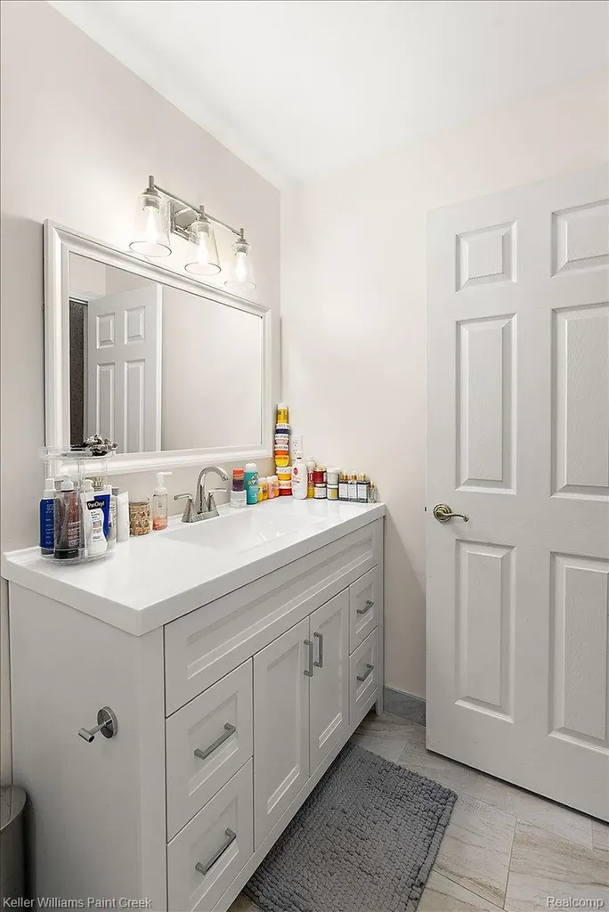 13150 Rhea Court Shelby Charter Township MI 48315