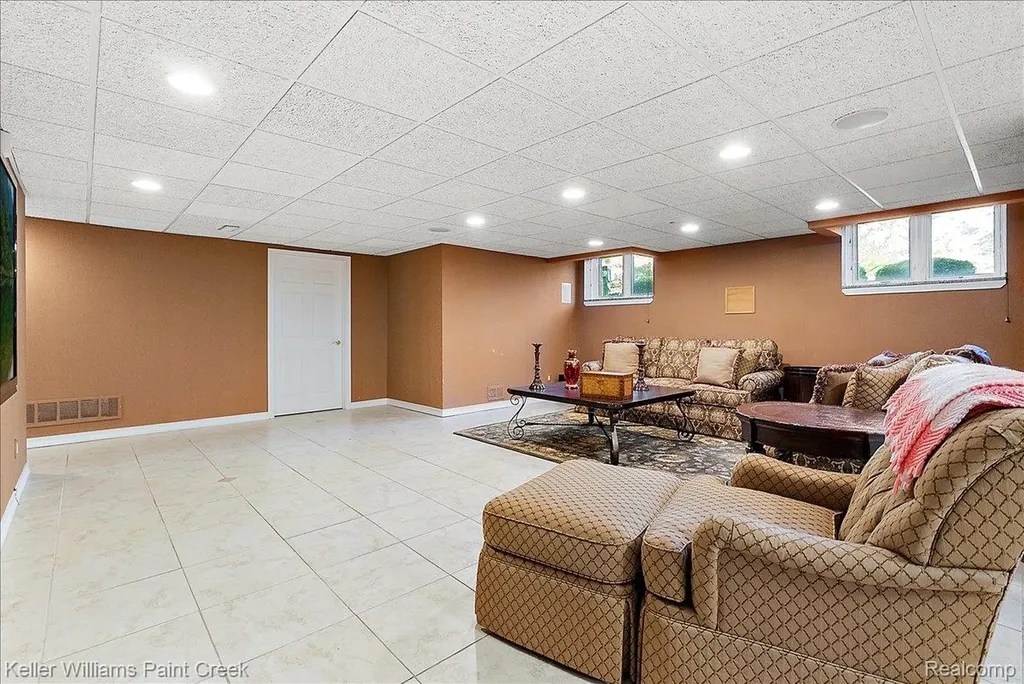13150 Rhea Court Shelby Charter Township MI 48315