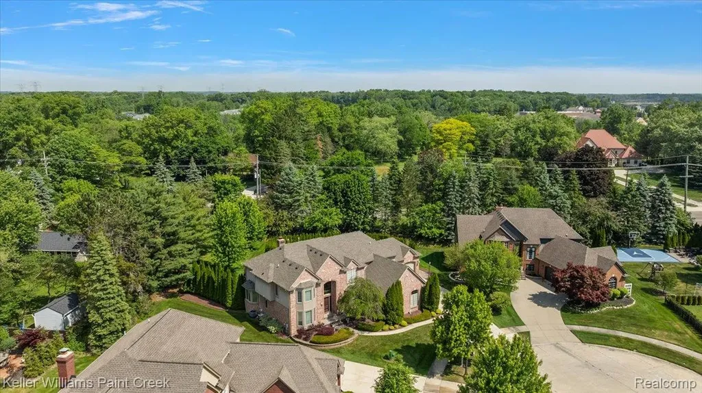 13150 Rhea Court Shelby Charter Township MI 48315