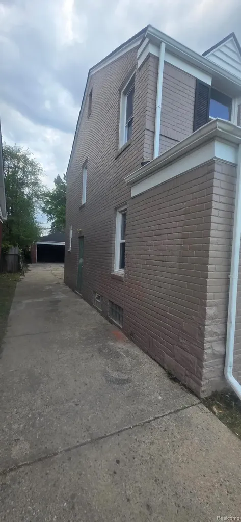 14481 Maddelein Street Detroit City MI 48205