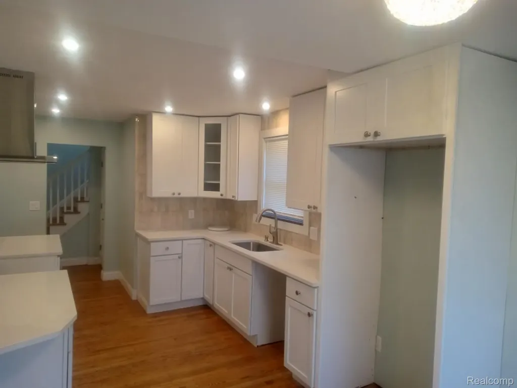 14044 Woodmont Avenue Detroit City MI 48227