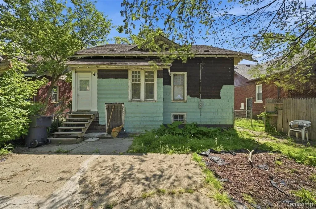 13335 Strathmoor Street Detroit City MI 48227