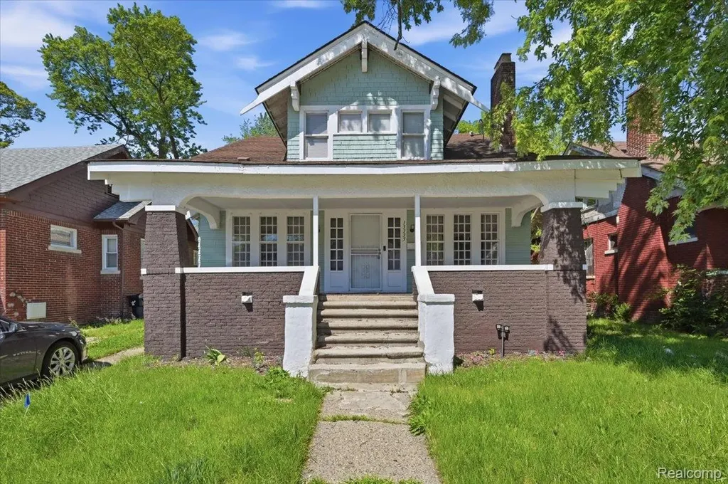 13335 Strathmoor Street Detroit City MI 48227