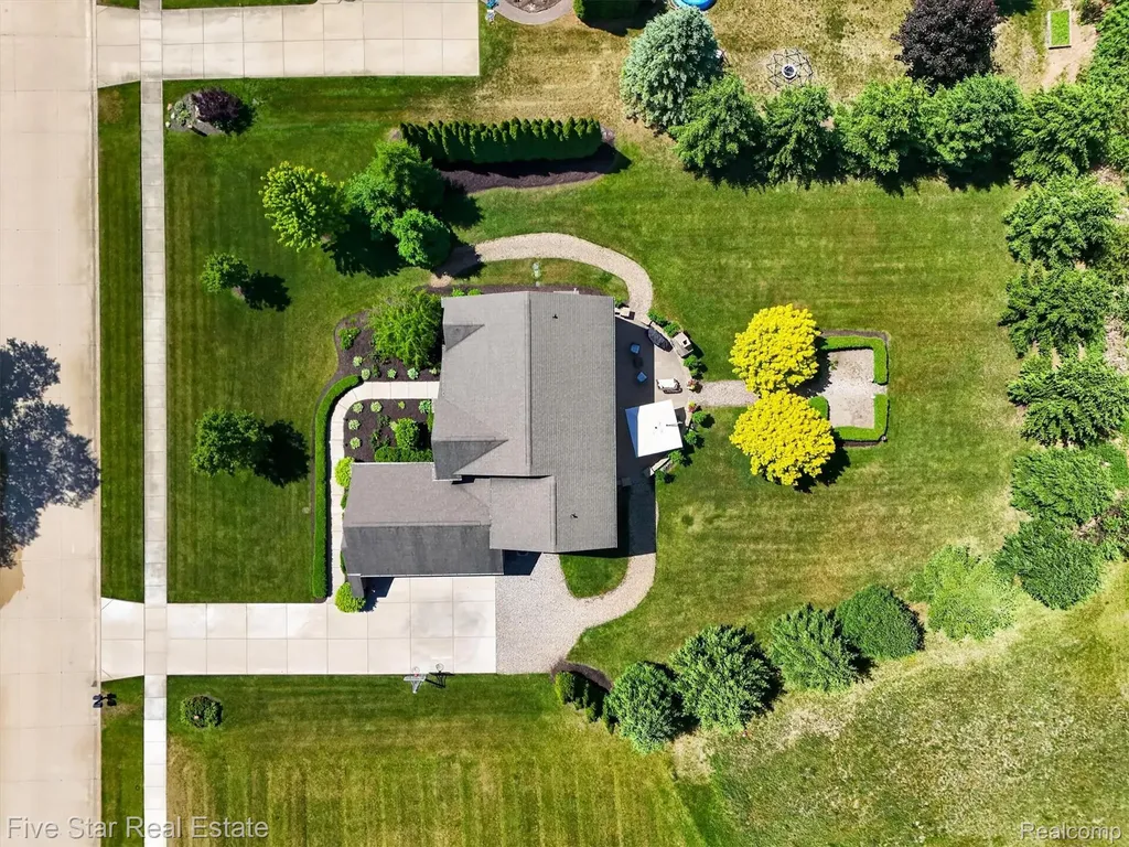 3130 Katie Lane Highland Charter Township MI 48380