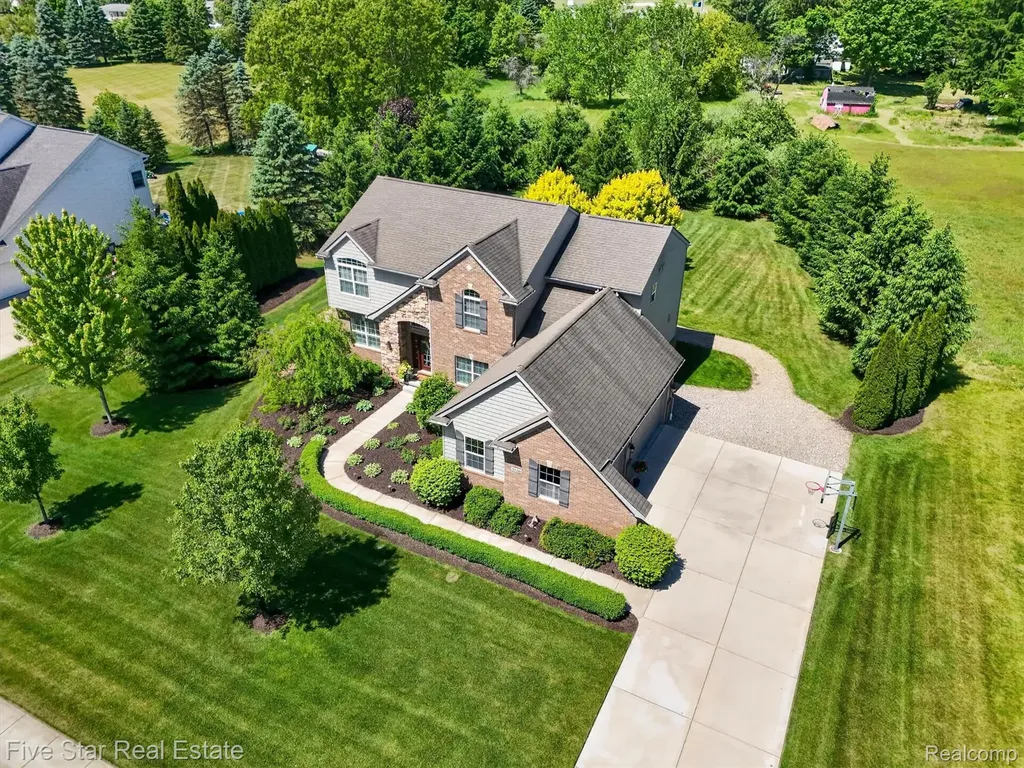 3130 Katie Lane Highland Charter Township MI 48380