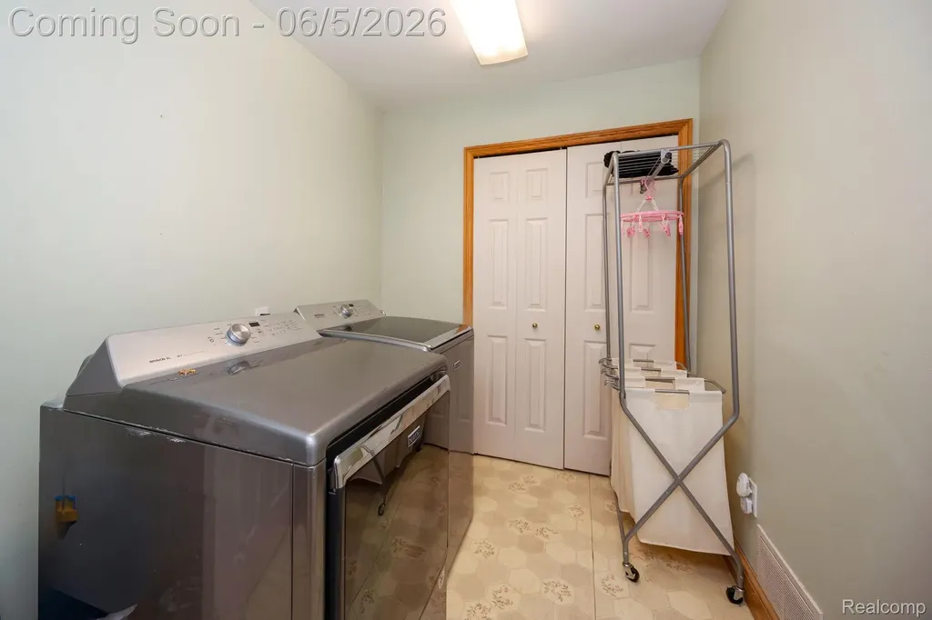 932 River Court Wyandotte City MI 48192