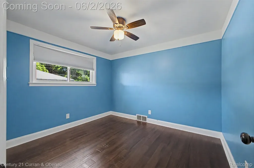 5375 Mayfair Street Dearborn Heights City MI 48125