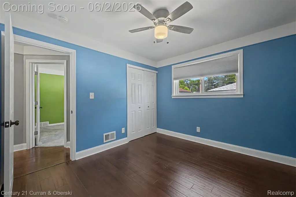 5375 Mayfair Street Dearborn Heights City MI 48125