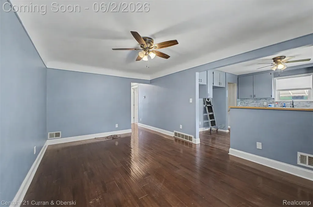 5375 Mayfair Street Dearborn Heights City MI 48125