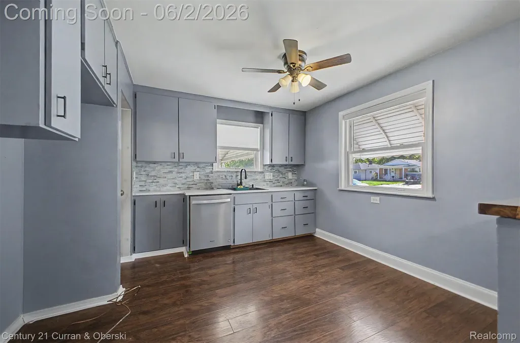 5375 Mayfair Street Dearborn Heights City MI 48125