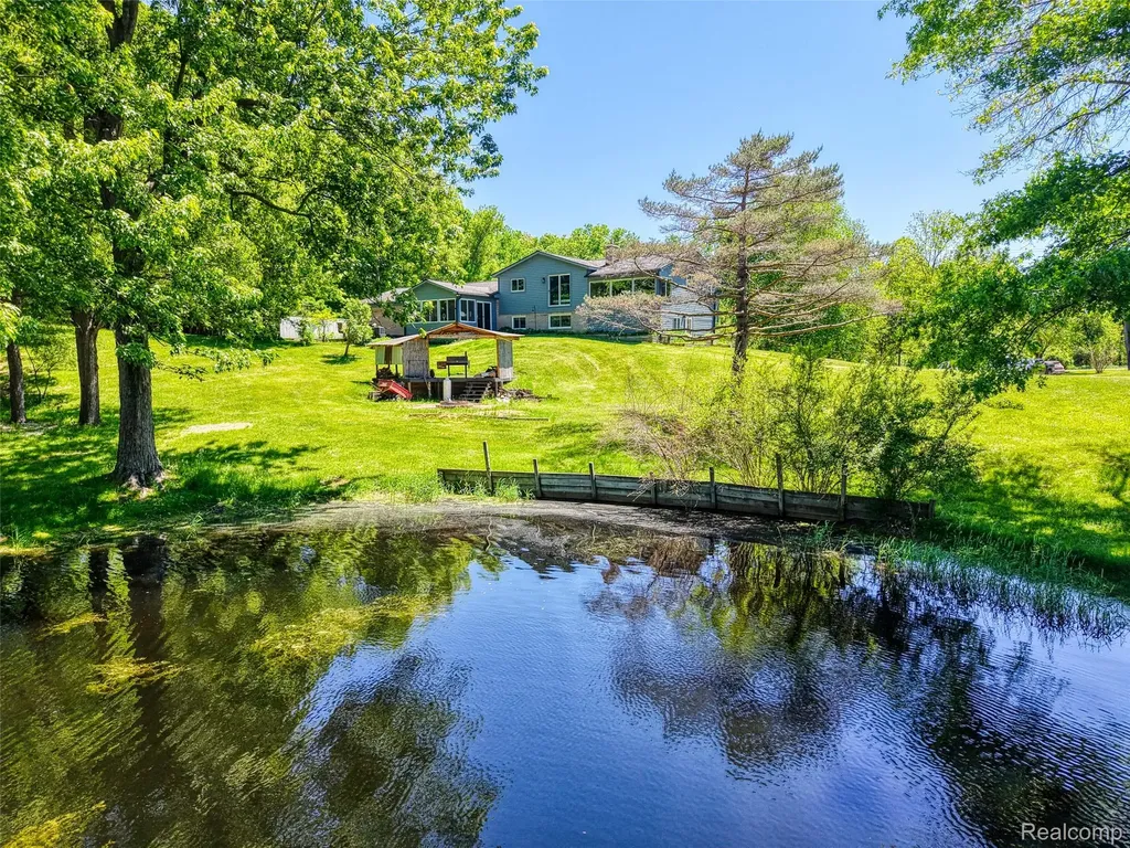 940 Rowland Road Addison Township MI 48367