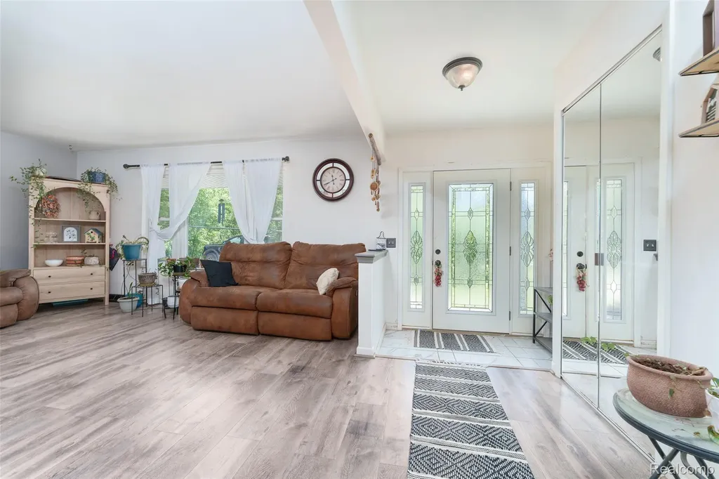 940 Rowland Road Addison Township MI 48367