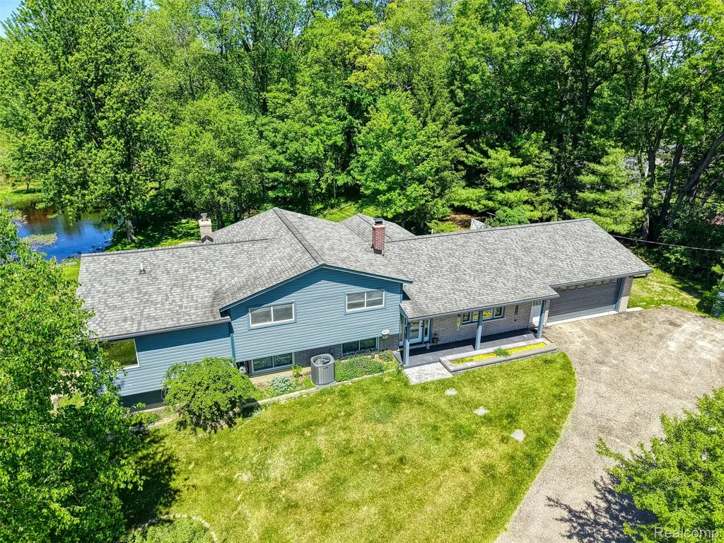 940 Rowland Road Addison Township MI 48367