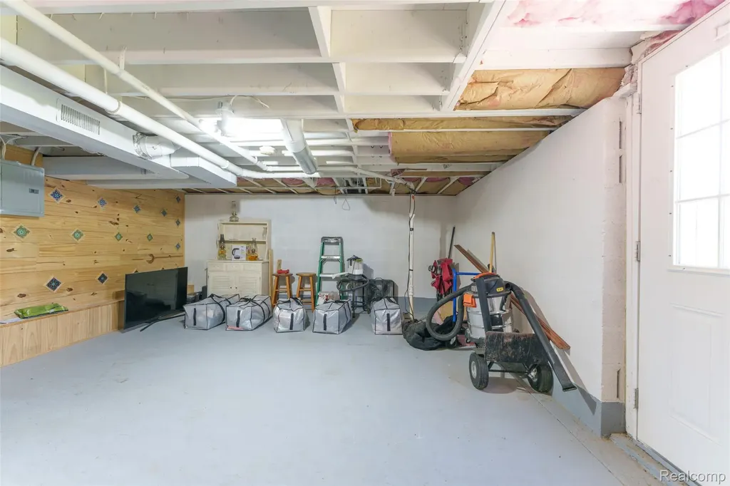 940 Rowland Road Addison Township MI 48367