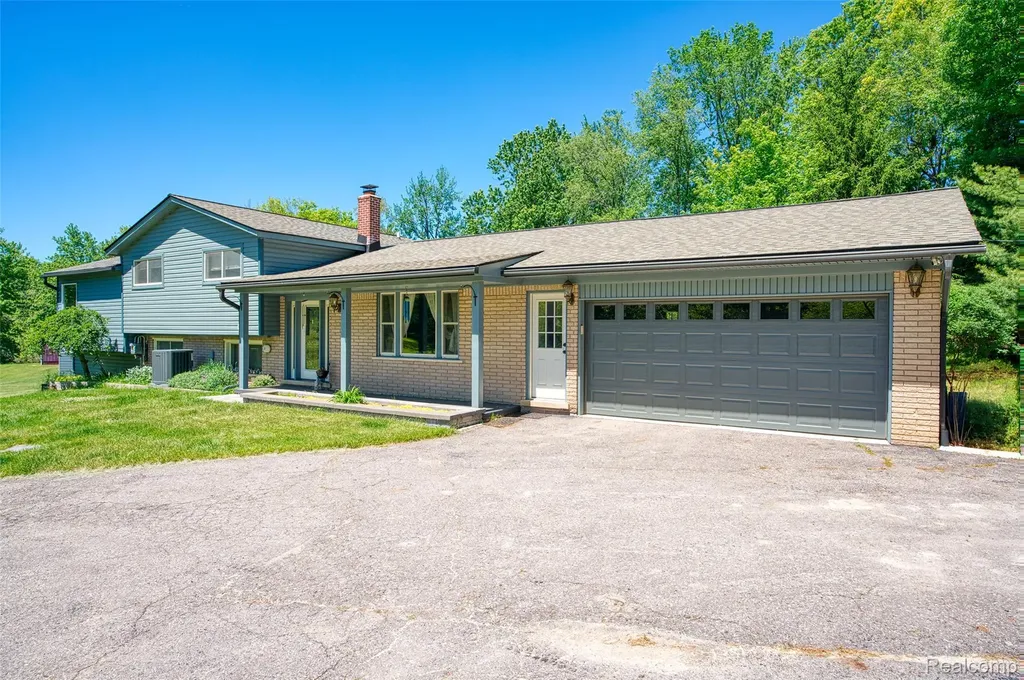 940 Rowland Road Addison Township MI 48367