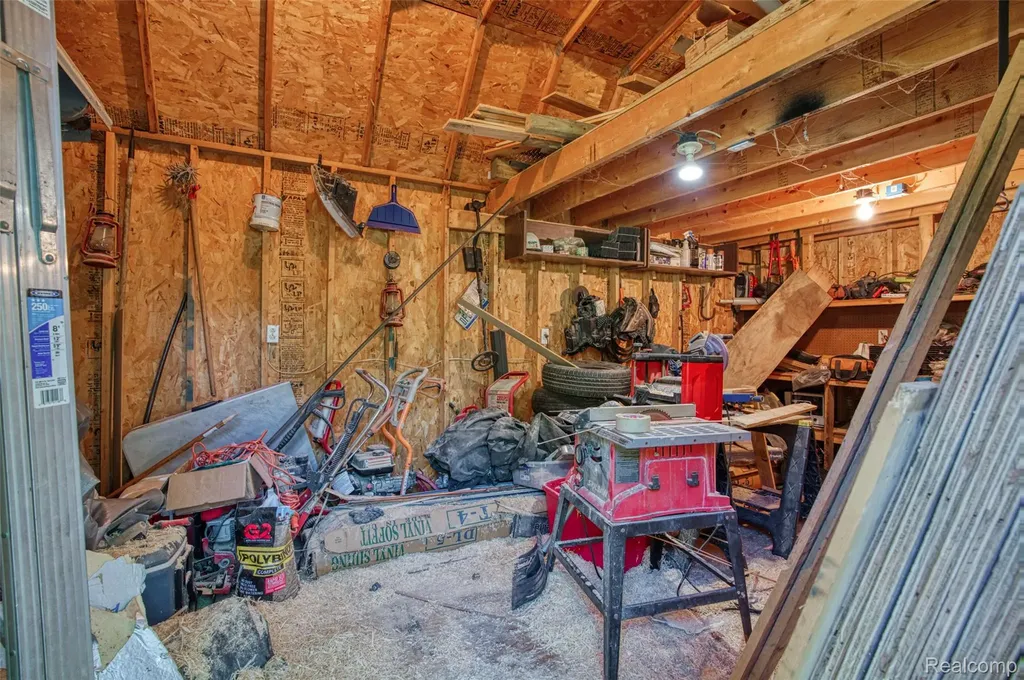 940 Rowland Road Addison Township MI 48367