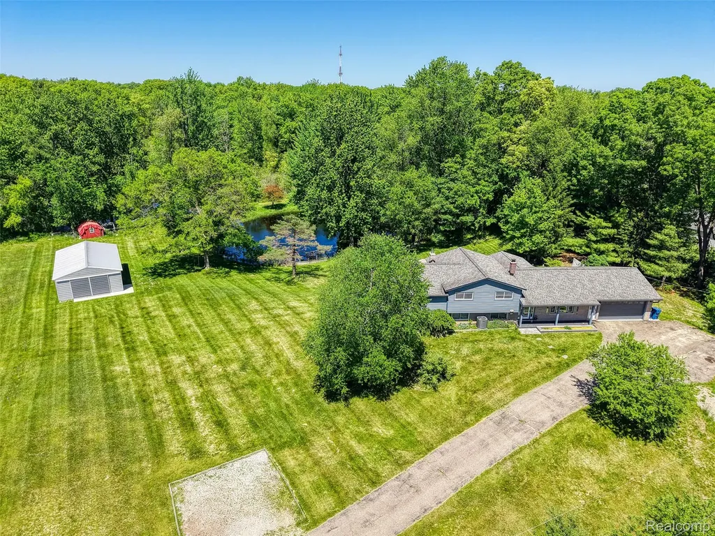 940 Rowland Road Addison Township MI 48367