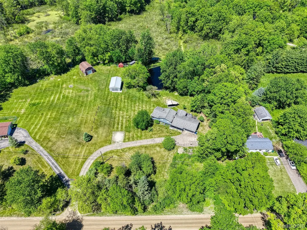 940 Rowland Road Addison Township MI 48367