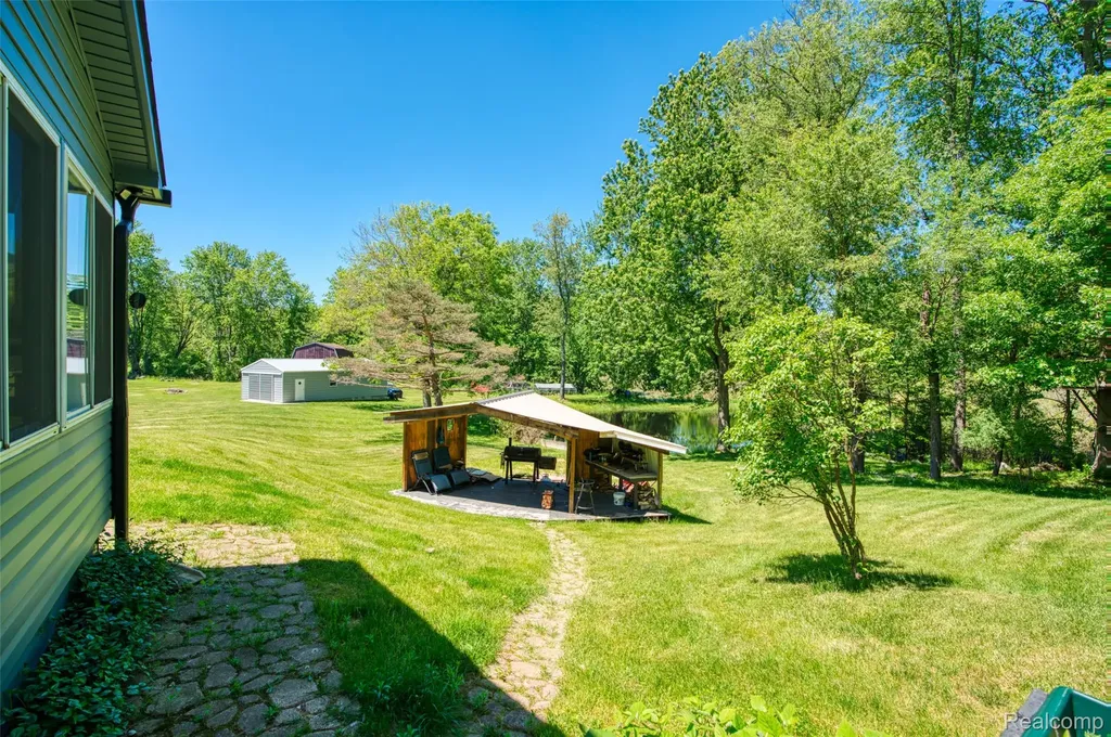 940 Rowland Road Addison Township MI 48367