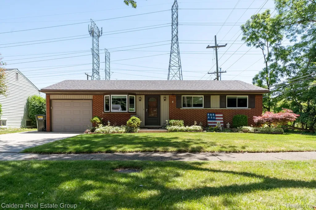 41024 Paign Drive Sterling Heights City MI 48313