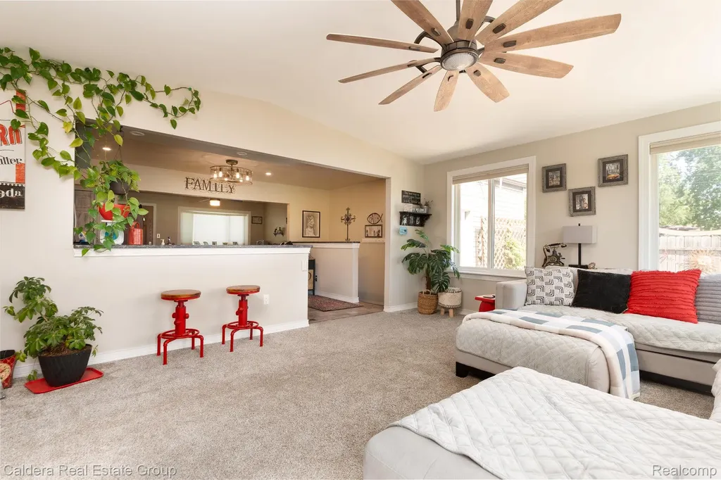 41024 Paign Drive Sterling Heights City MI 48313