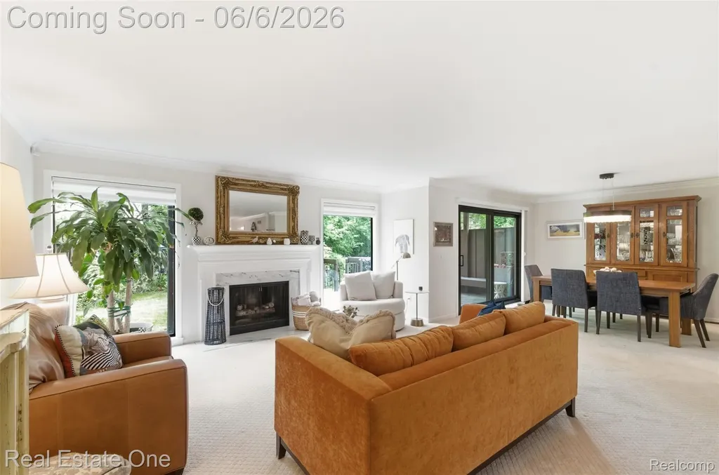 23910 Trailwood Court Bingham Farms Village MI 48025