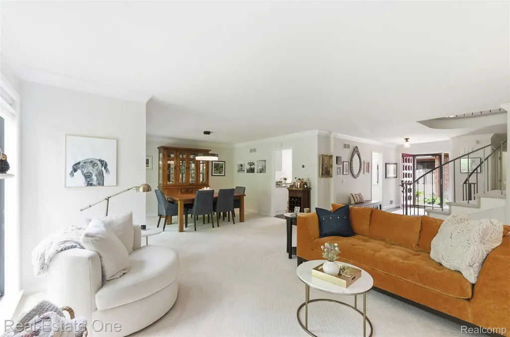 23910 Trailwood Court Bingham Farms Village MI 48025