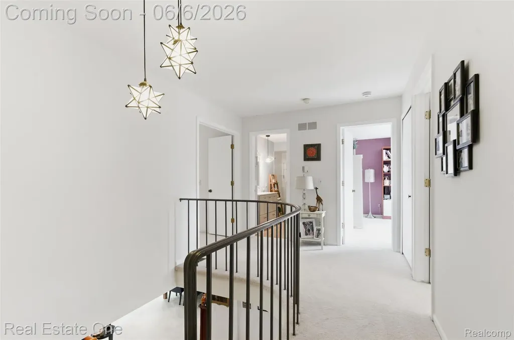23910 Trailwood Court Bingham Farms Village MI 48025