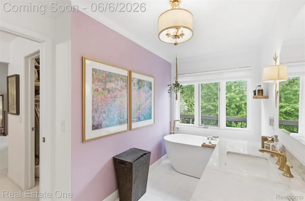 23910 Trailwood Court Bingham Farms Village MI 48025