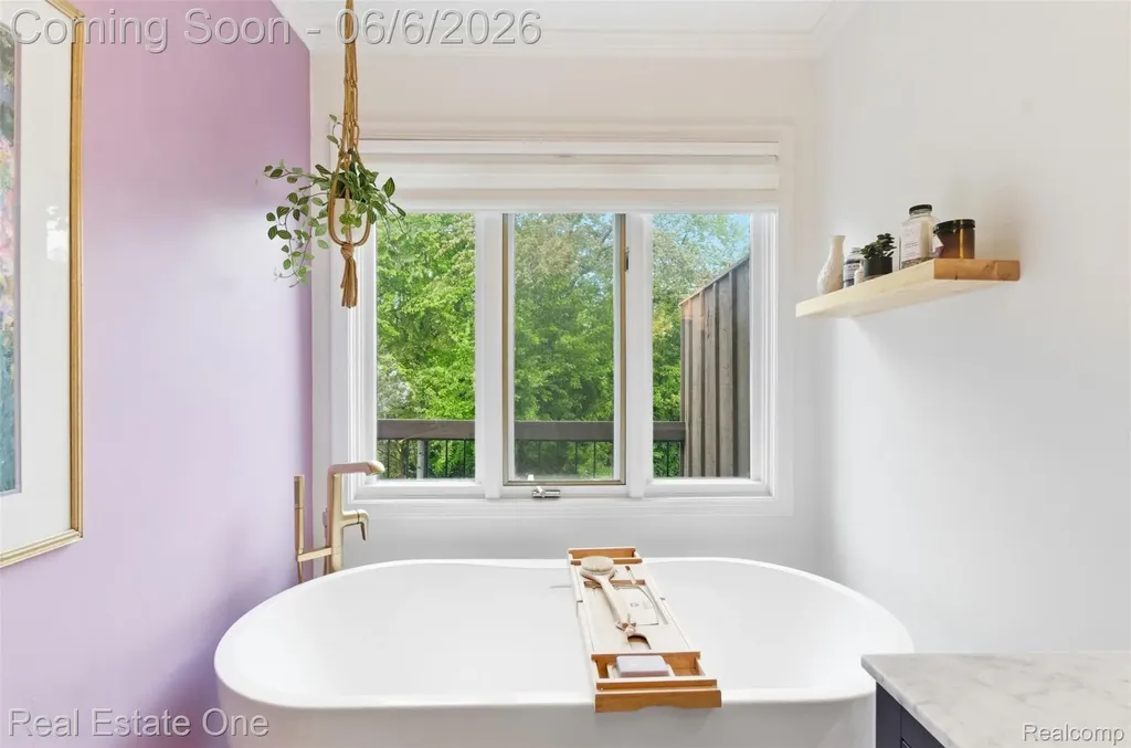 23910 Trailwood Court Bingham Farms Village MI 48025