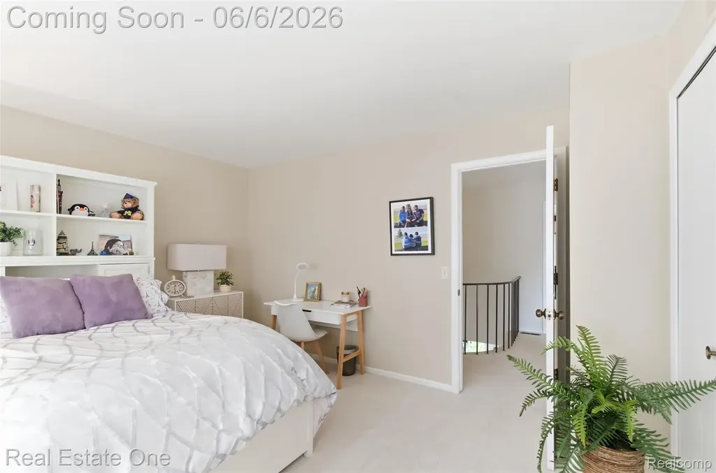 23910 Trailwood Court Bingham Farms Village MI 48025