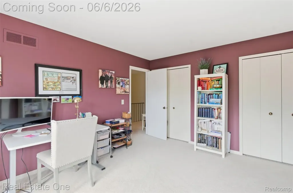 23910 Trailwood Court Bingham Farms Village MI 48025