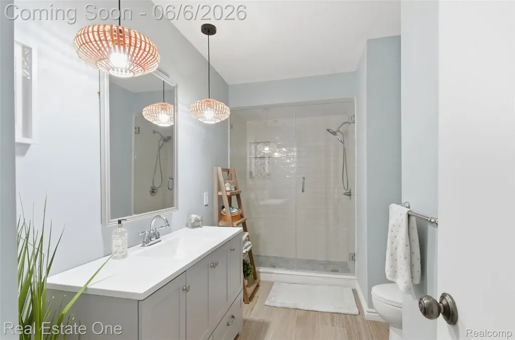 23910 Trailwood Court Bingham Farms Village MI 48025