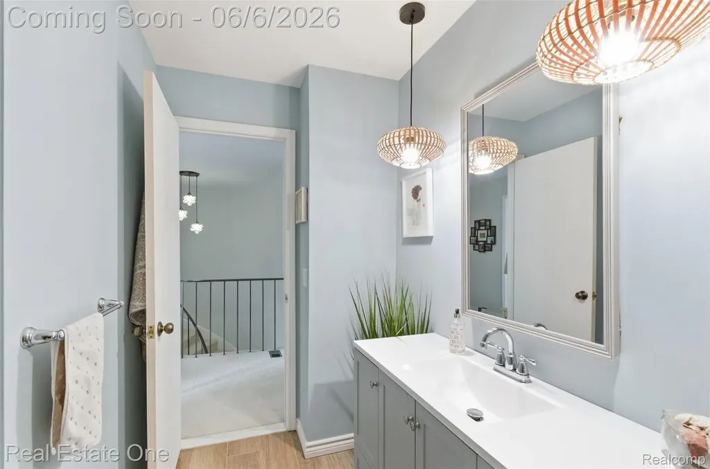 23910 Trailwood Court Bingham Farms Village MI 48025