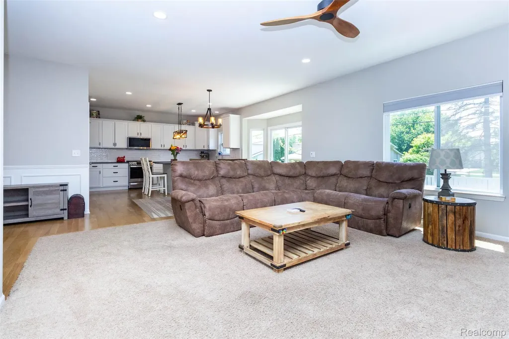 36039 Curtis Road Livonia City MI 48152