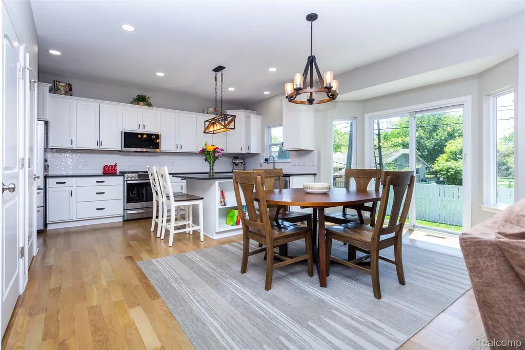 36039 Curtis Road Livonia City MI 48152
