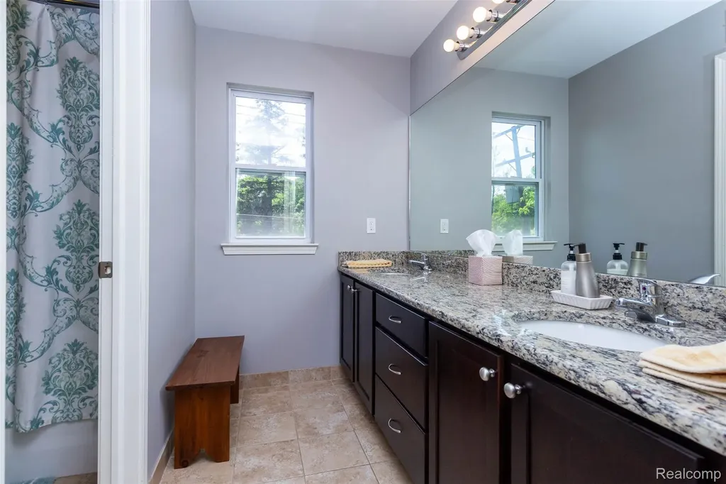 36039 Curtis Road Livonia City MI 48152