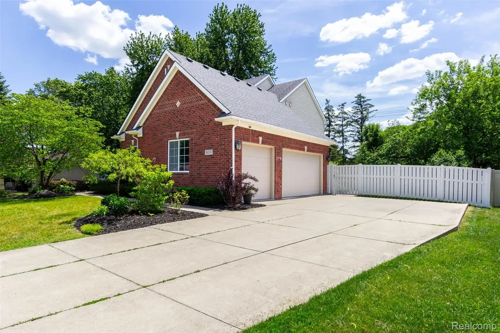 36039 Curtis Road Livonia City MI 48152