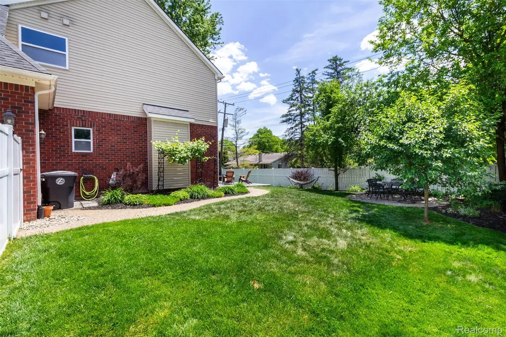 36039 Curtis Road Livonia City MI 48152