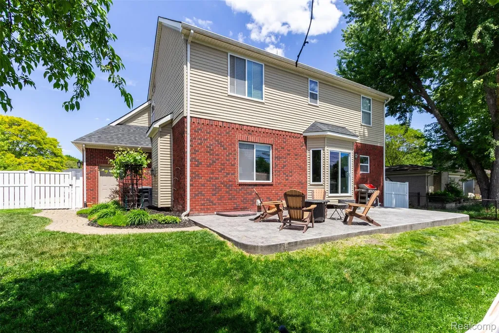 36039 Curtis Road Livonia City MI 48152