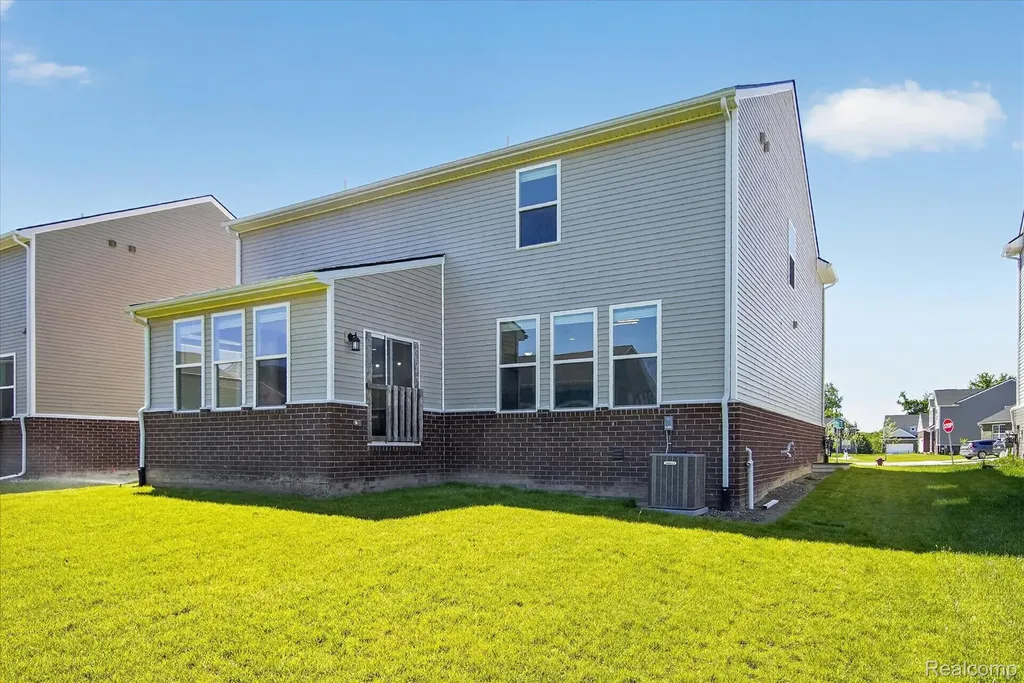 58676 Losino Drive Lyon Charter Township MI 48178