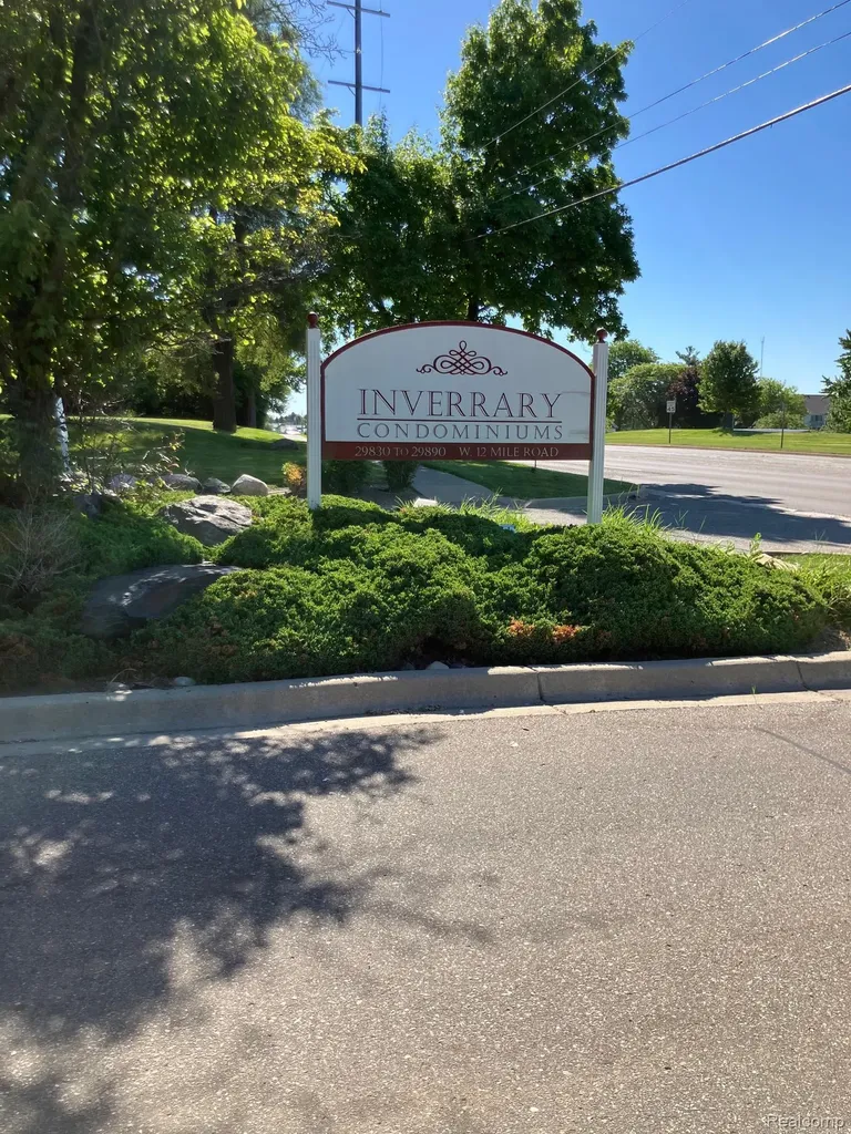 29890 W 12 Mile Road Road E Farmington Hills City MI 48334