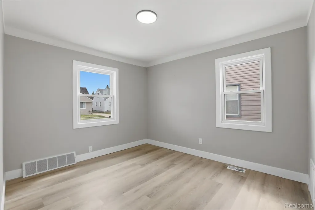 29871 Quinkert Street Roseville City MI 48066
