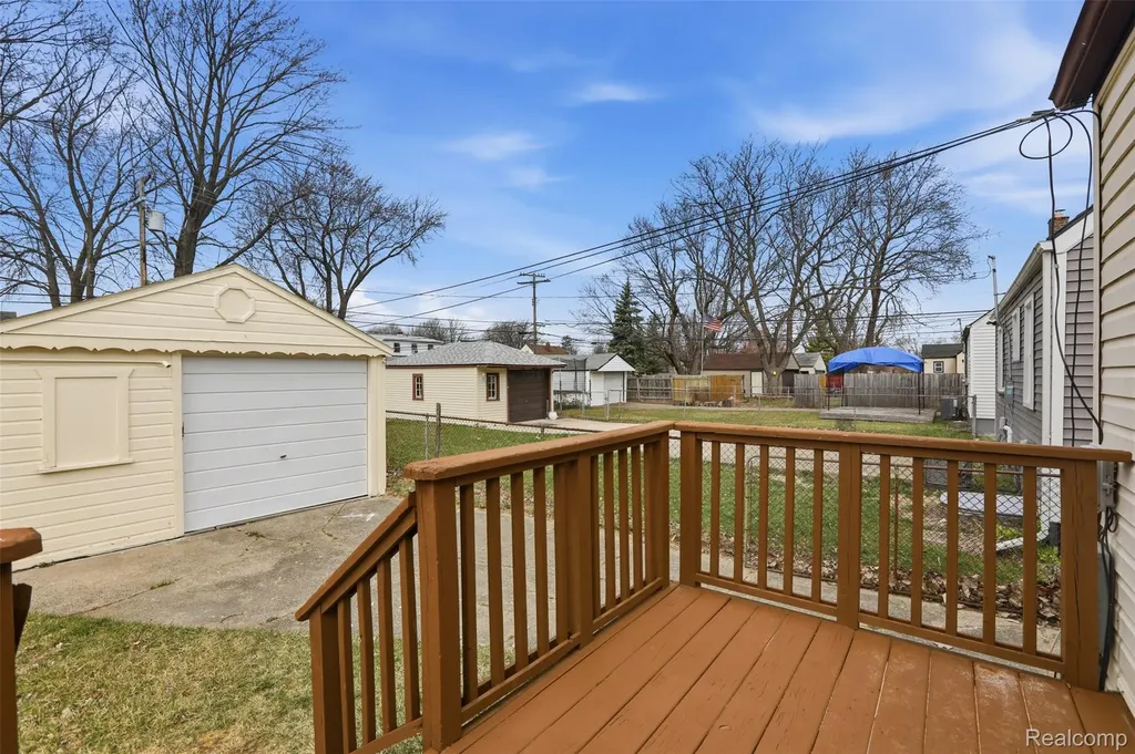 29871 Quinkert Street Roseville City MI 48066