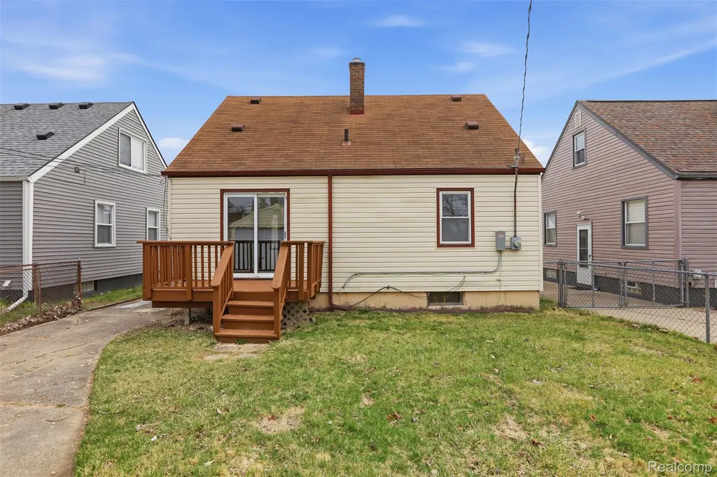 29871 Quinkert Street Roseville City MI 48066