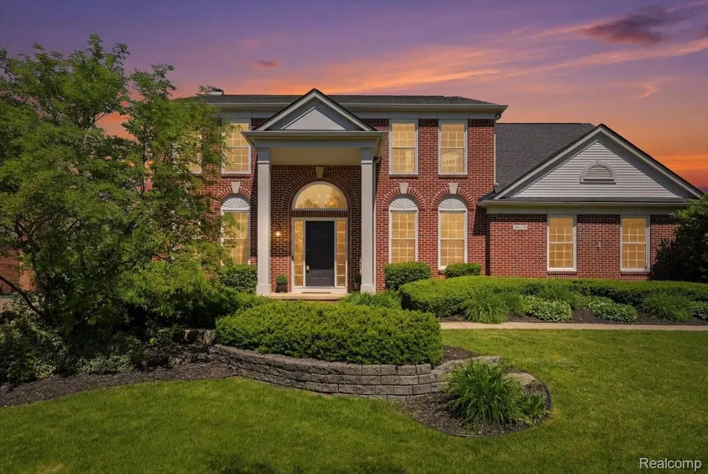 48606 Greenwich Circle Canton Charter Township MI 48188