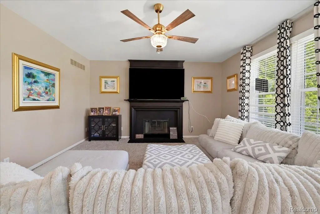 48606 Greenwich Circle Canton Charter Township MI 48188